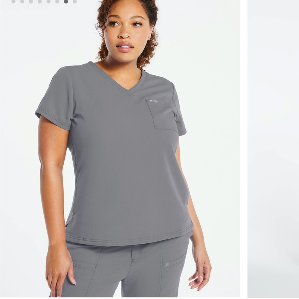Jaanuu 3-pocket v-neck scrub top (gray)